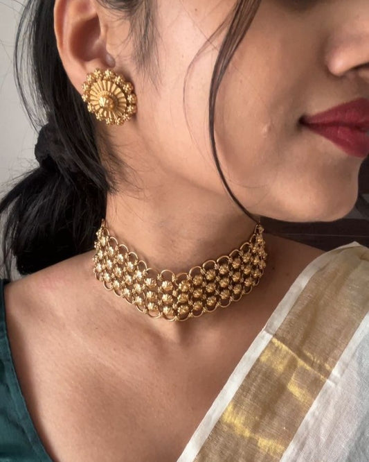 Antique Style Imitation Choker